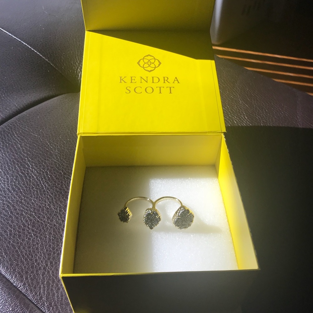 Kendra Scott Naomi Ring M/L